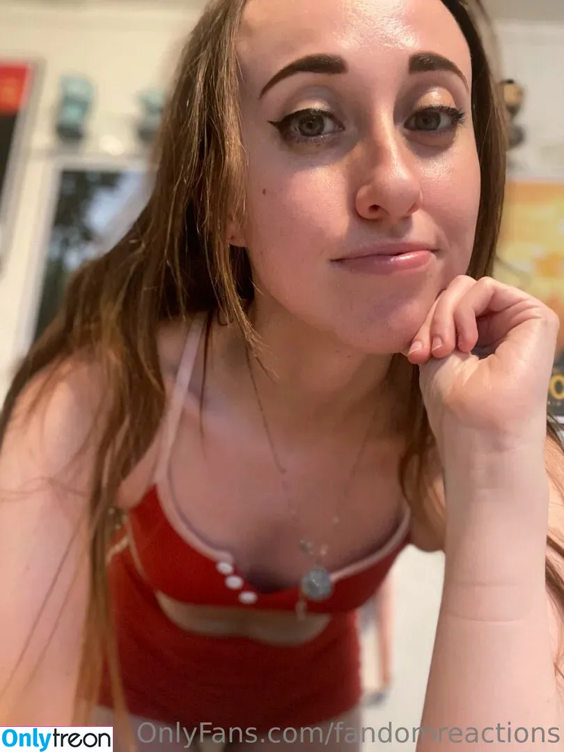 FandomReactions nude photo #0218 (fandomreactgirls)