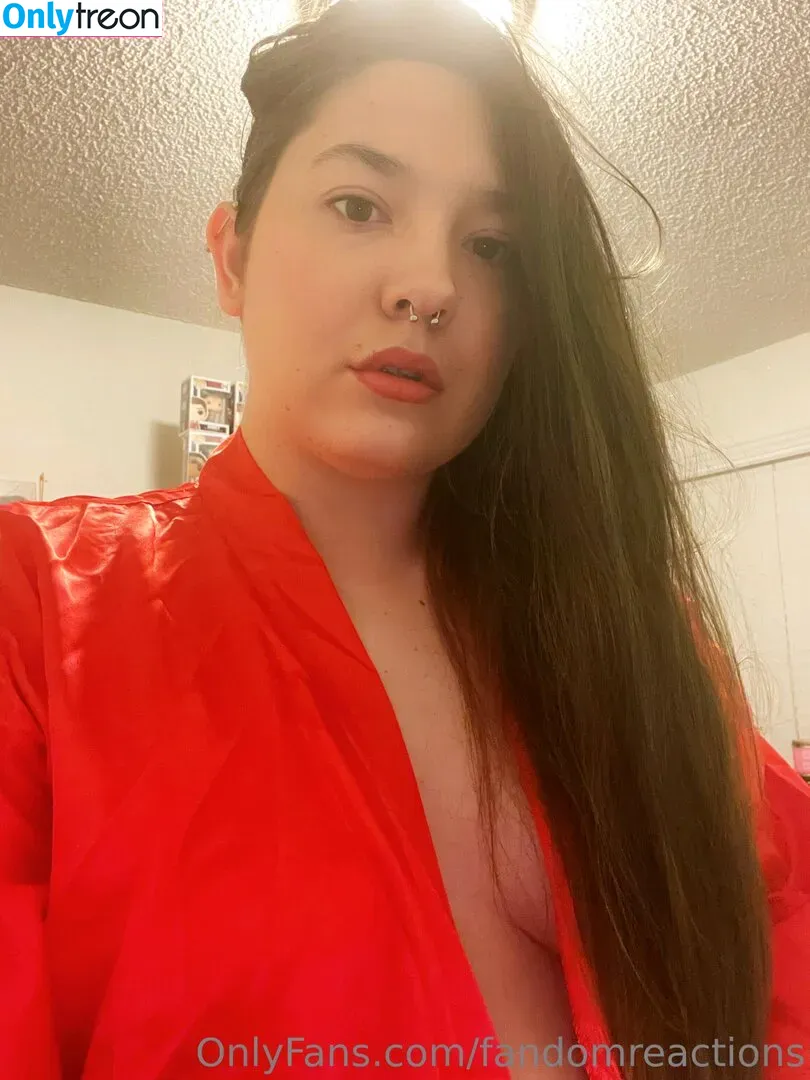 FandomReactions nude photo #0220 (fandomreactgirls)