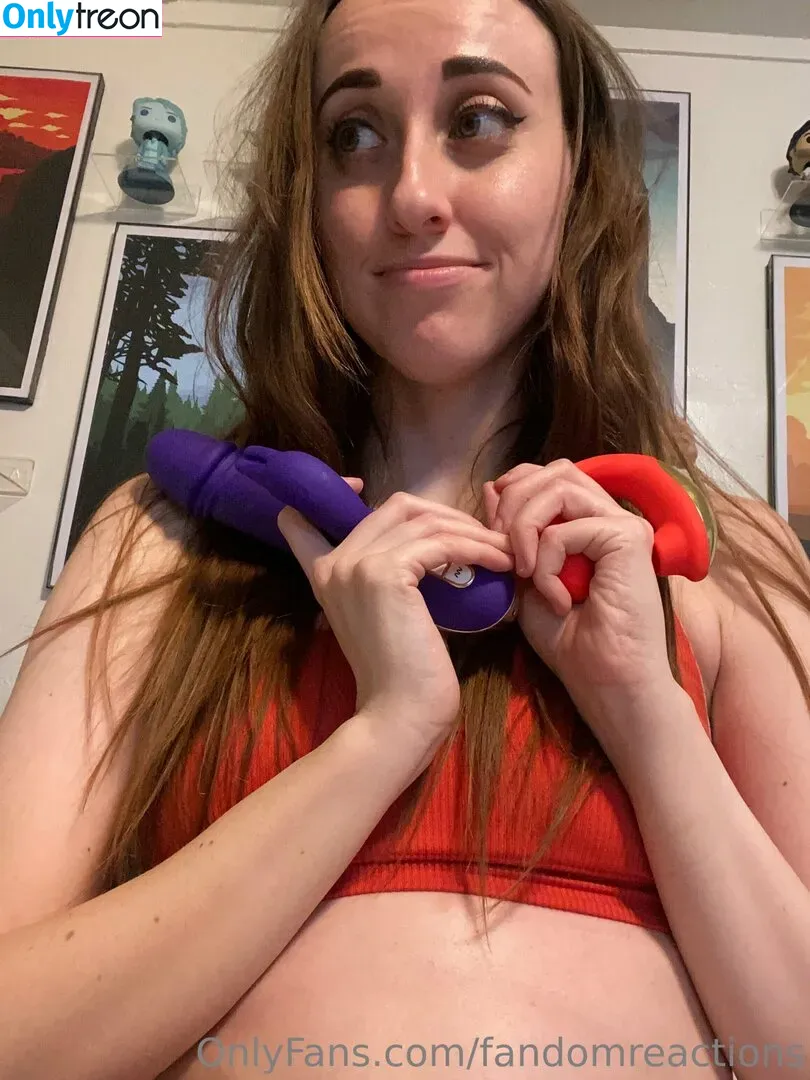 FandomReactions nude photo #0233 (fandomreactgirls)