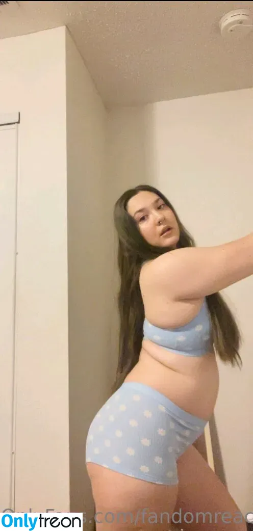 FandomReactions nude photo #0240 (fandomreactgirls)