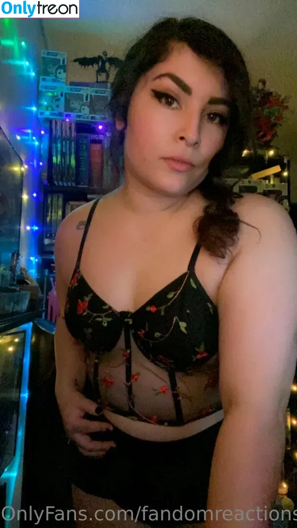 FandomReactions nude photo #0250 (fandomreactgirls)