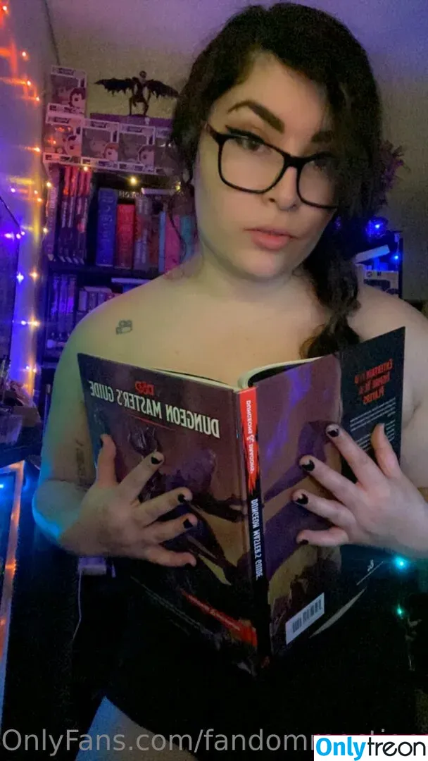 FandomReactions nude photo #0258 (fandomreactgirls)
