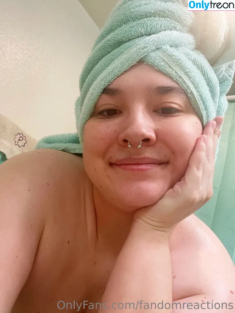FandomReactions nude photo #0263 (fandomreactgirls)