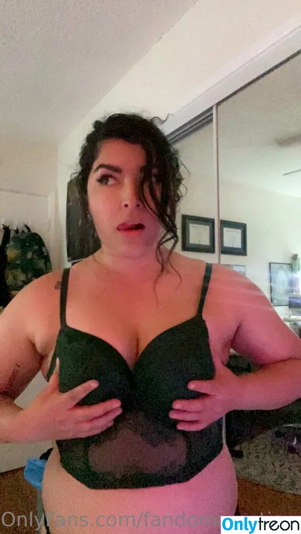 FandomReactions nude photo #0291 (fandomreactgirls)