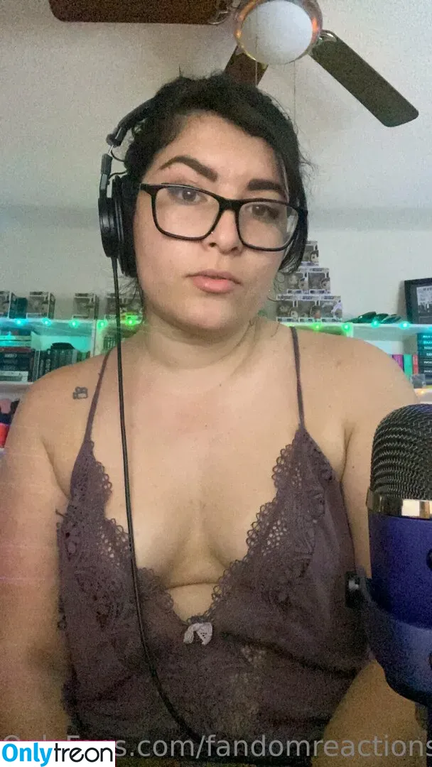 FandomReactions nude photo #0295 (fandomreactgirls)