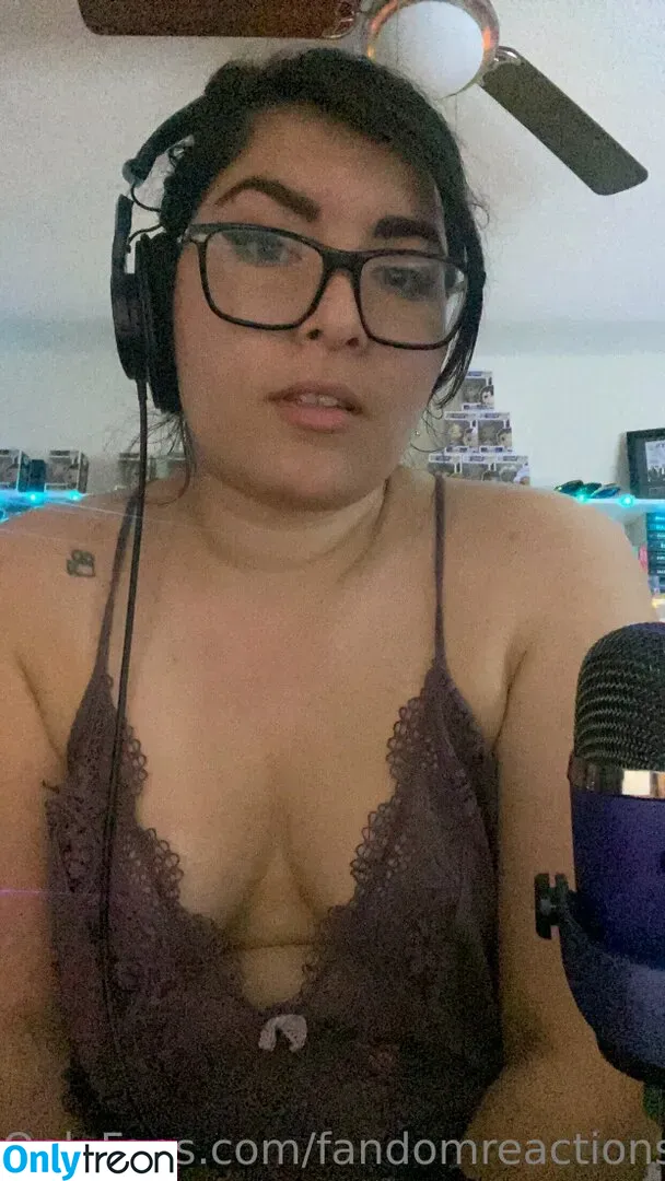 FandomReactions nude photo #0296 (fandomreactgirls)