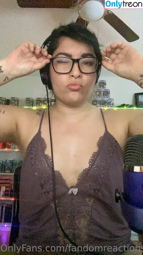 FandomReactions nude photo #0298 (fandomreactgirls)
