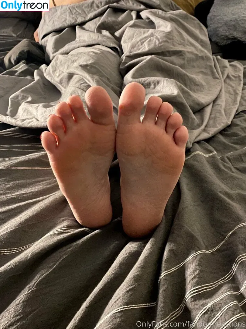FandomReactions nude photo #0301 (fandomreactgirls)