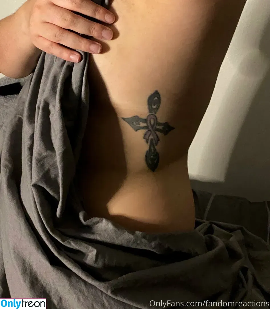 FandomReactions nude photo #0303 (fandomreactgirls)