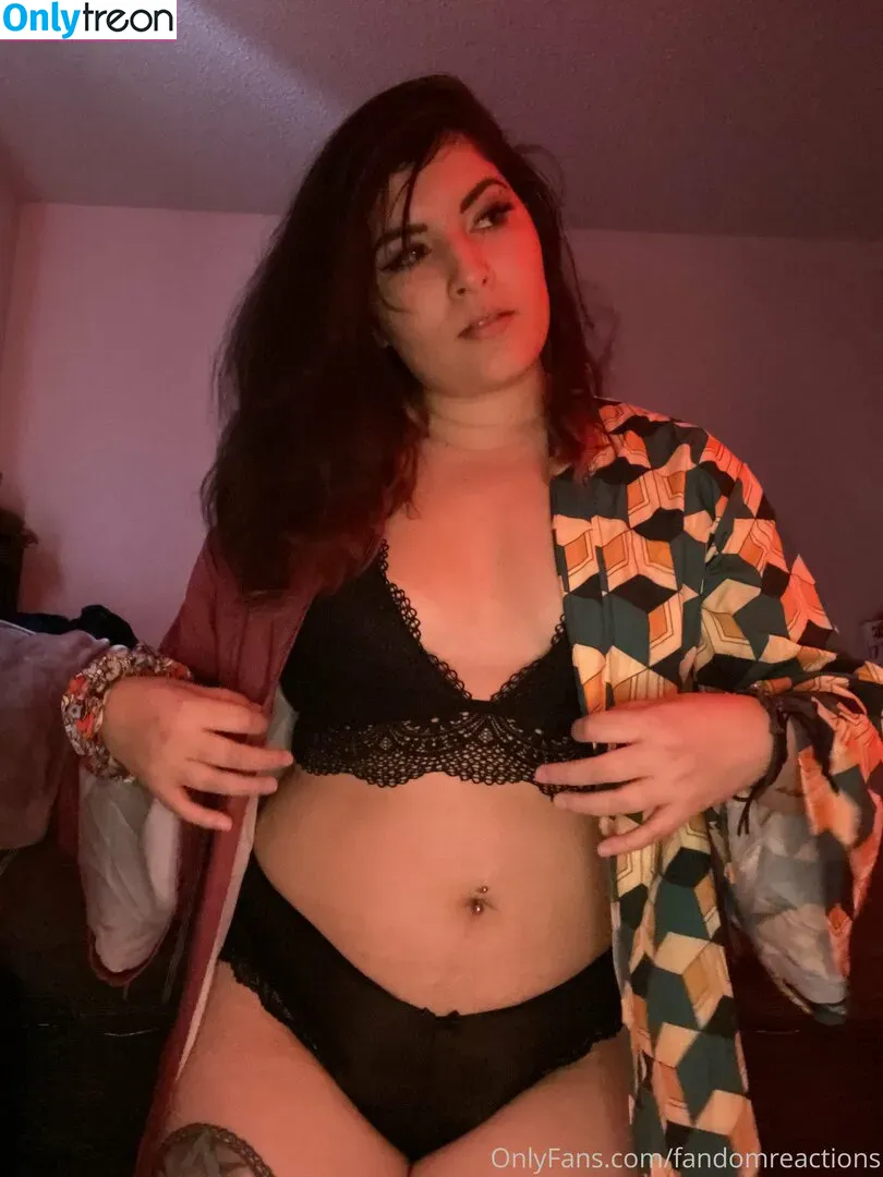 FandomReactions nude photo #0333 (fandomreactgirls)