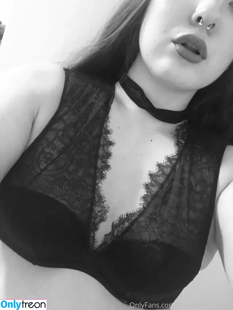 FandomReactions nude photo #0339 (fandomreactgirls)