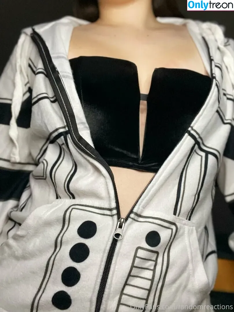 FandomReactions nude photo #0357 (fandomreactgirls)