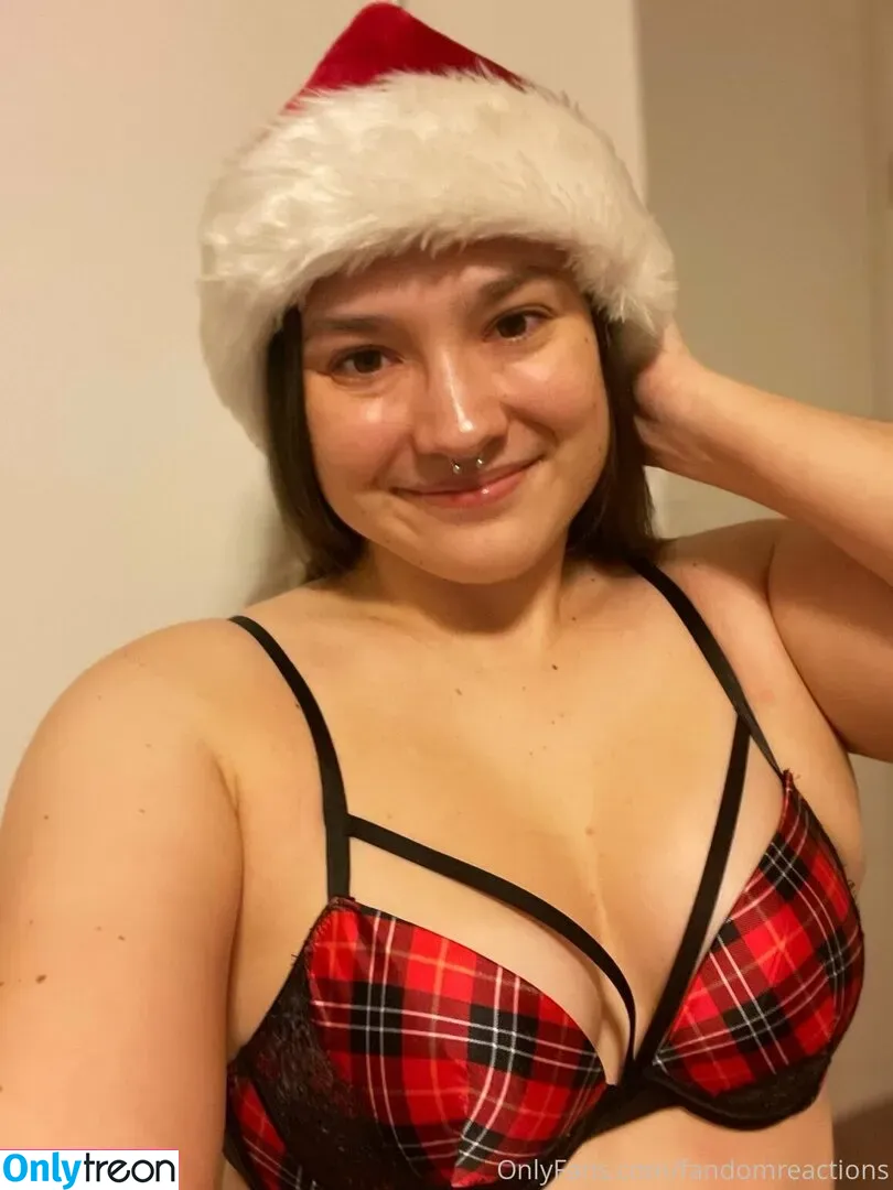 FandomReactions nude photo #0373 (fandomreactgirls)