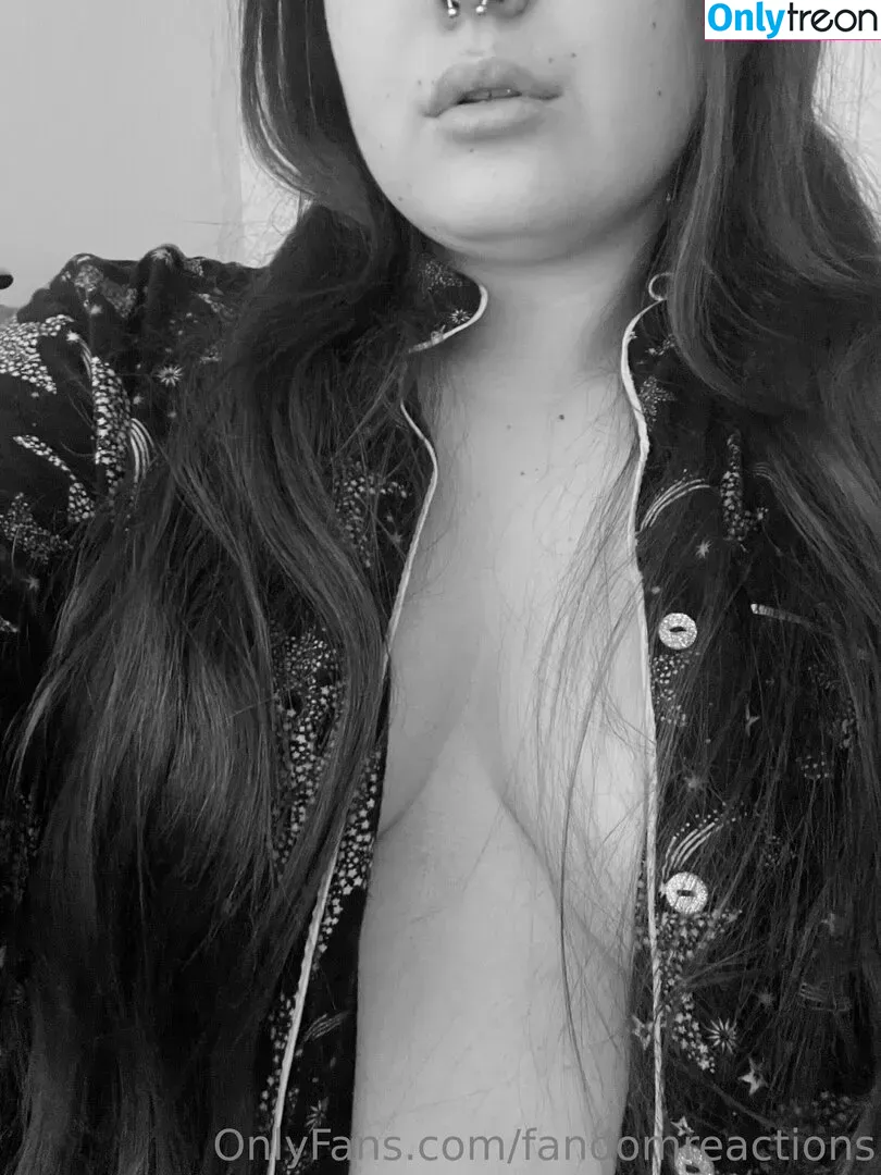 FandomReactions nude photo #0432 (fandomreactgirls)