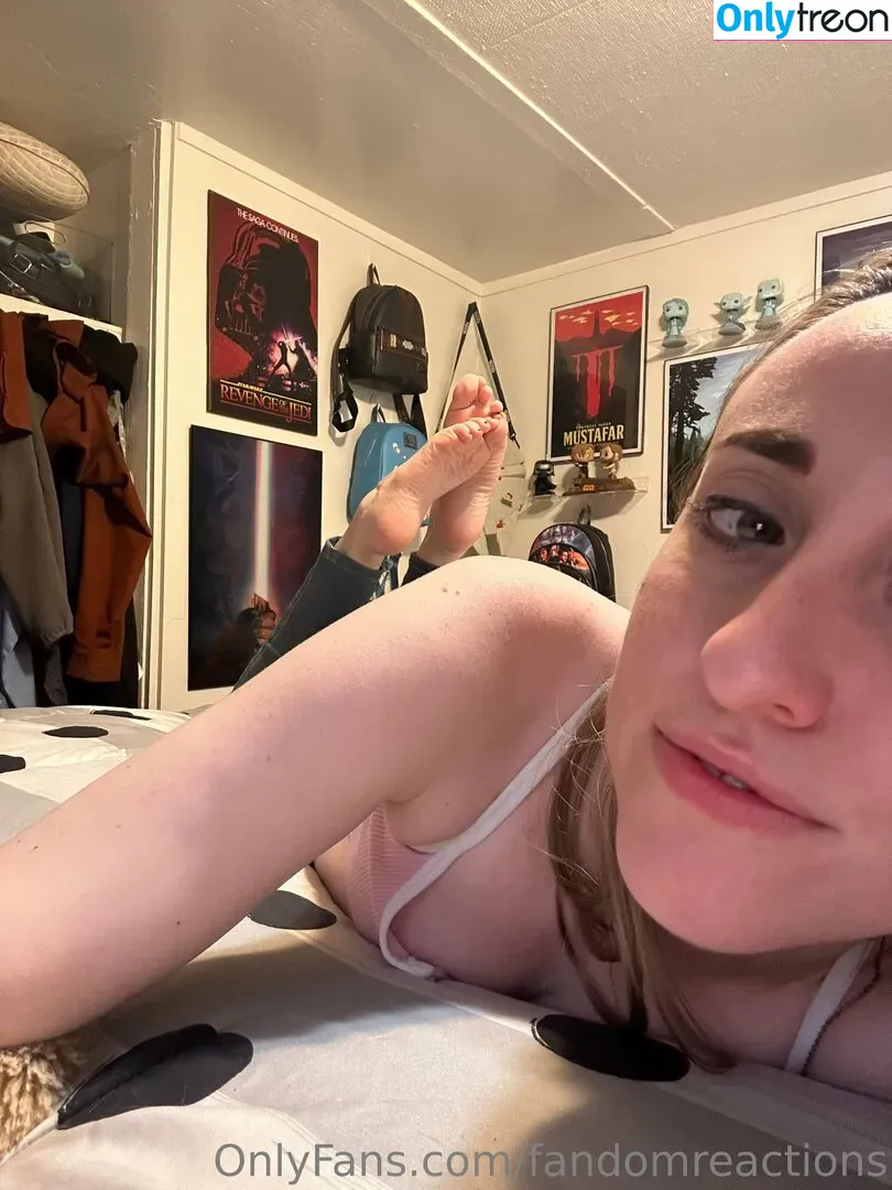FandomReactions nude photo #0443 (fandomreactgirls)