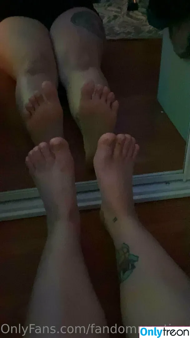 FandomReactions nude photo #0448 (fandomreactgirls)
