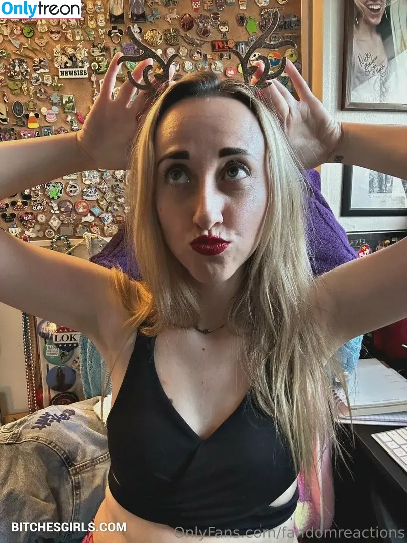 FandomReactions nude photo #0680 (fandomreactgirls)