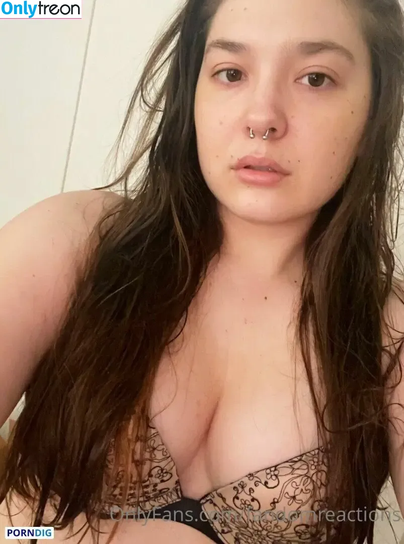 FandomReactions nude photo #0684 (fandomreactgirls)