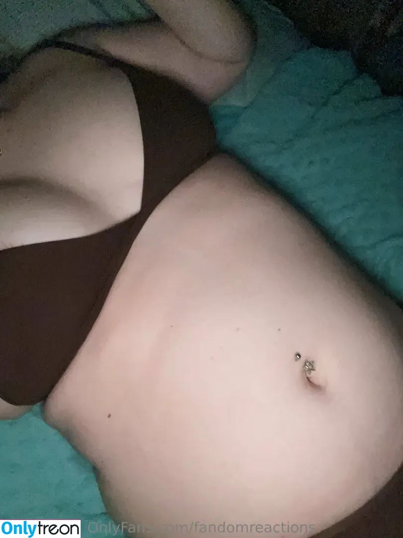 FandomReactions nude photo #0695 (fandomreactgirls)