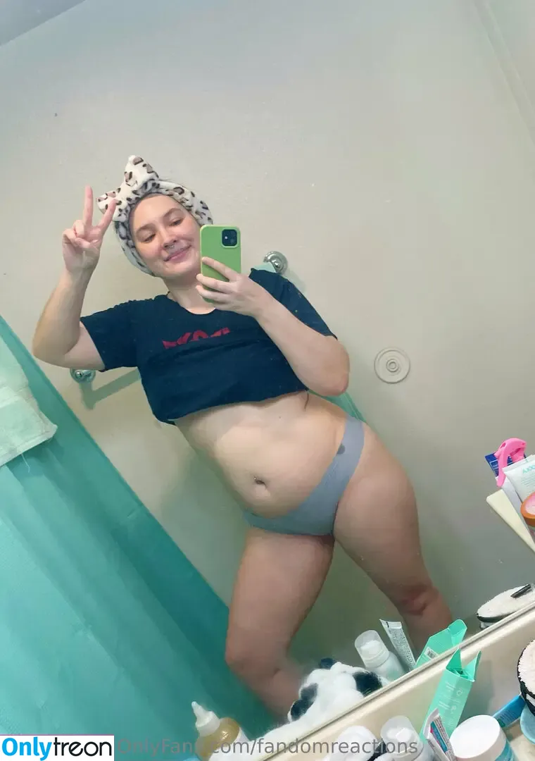 FandomReactions nude photo #0735 (fandomreactgirls)