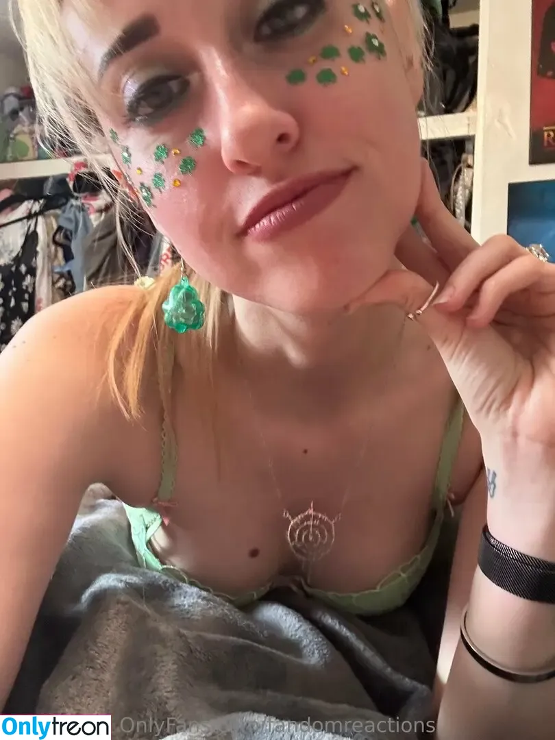 FandomReactions nude photo #0757 (fandomreactgirls)