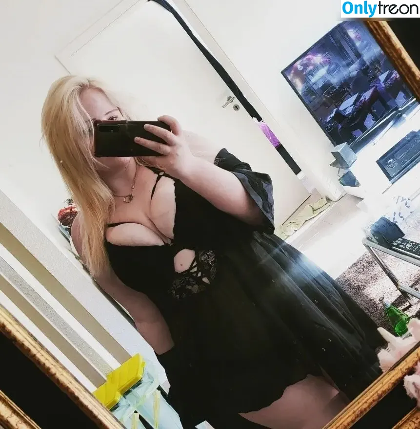 Fanny99 nude photo #0002 (fanny._.99)