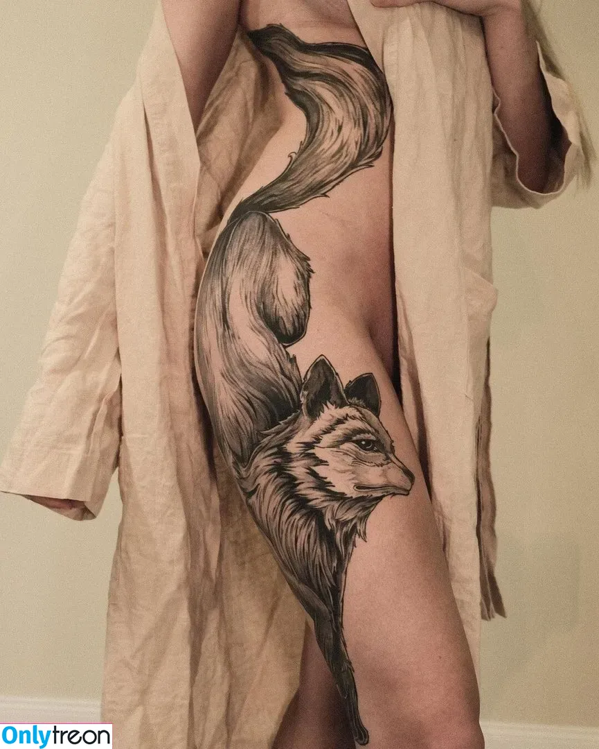 Farbenfuchs nude photo #0018 (Leslie / calisto.c)