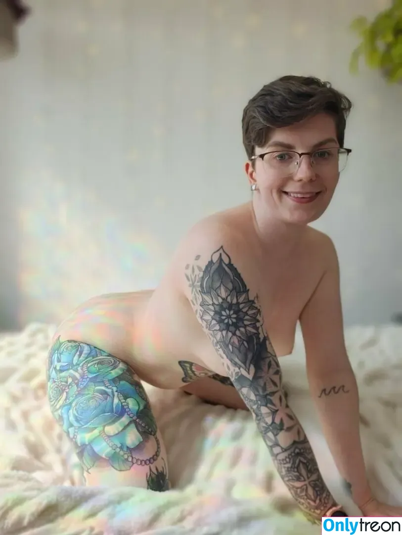 fari_hunny nude photo #0022 (sad_alien_art)