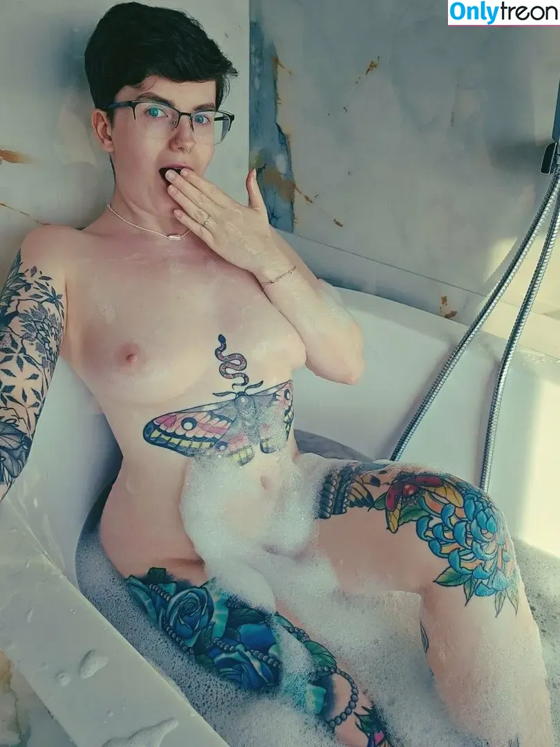 fari_hunny nude photo #0026 (sad_alien_art)