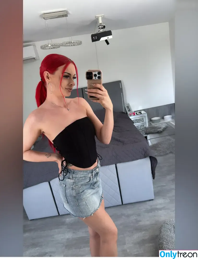 FariBanx nude photo #0063 (faribanxofficial)