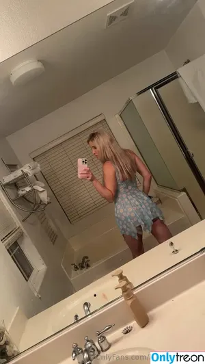 farrahcollinsxoxo / farrahcollinsxo nude photo #0021