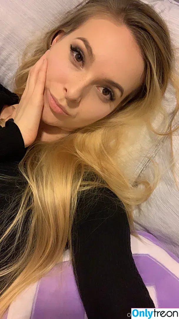 Fasffy nude photo #0011 (Fasffy)