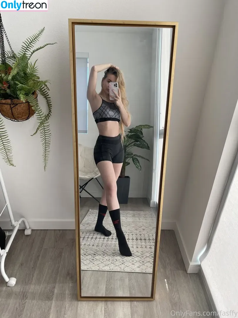Fasffy nude photo #0032 (Fasffy)