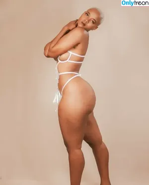 Faustina Thobakgale / faustinaroyale nude photo #0010