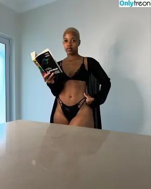 Faustina Thobakgale / faustinaroyale nude photo #0041