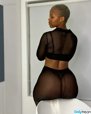 Faustina Thobakgale / faustinaroyale nude photo #0042