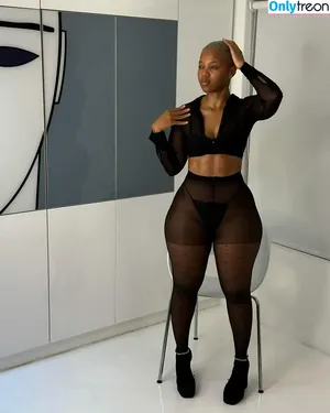 Faustina Thobakgale / faustinaroyale nude photo #0044