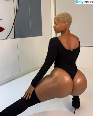 Faustina Thobakgale / faustinaroyale nude photo #0050