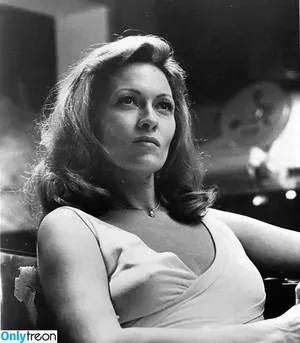 Faye Dunaway / fayedunaway nude photo #0004