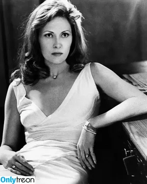 Faye Dunaway / fayedunaway nude photo #0018