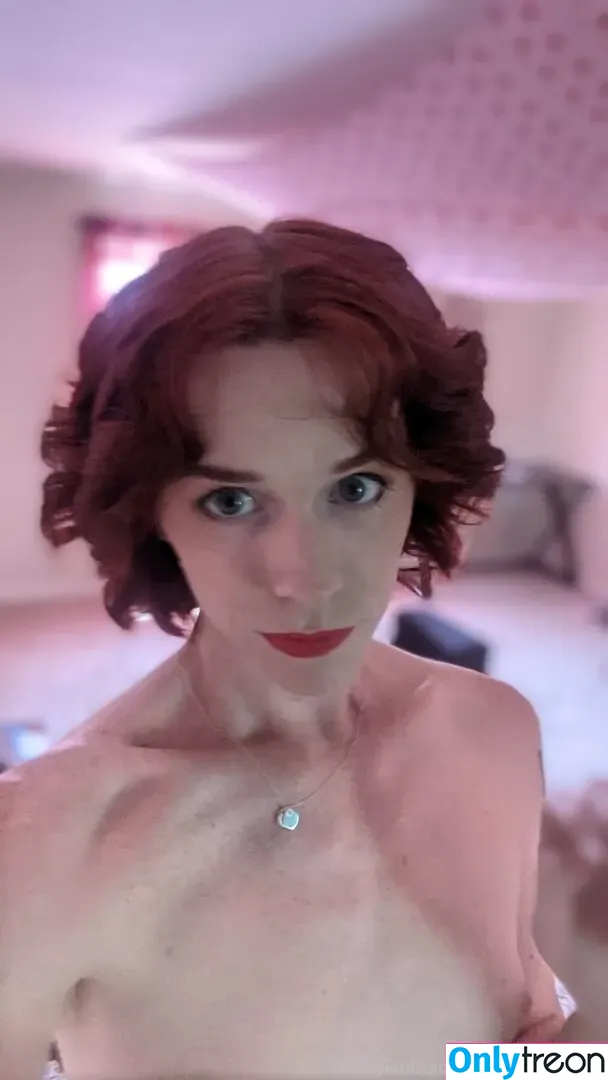 fayehollowayoh nude photo #0064 (fayehollowayoh)