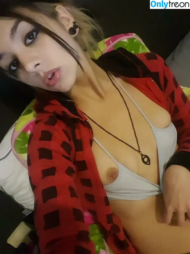 Fckinslut nude photo #0001 (Fckinbetch / Melody Rose)