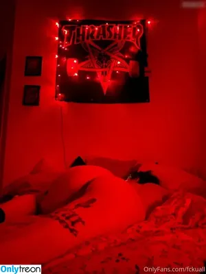 fckuall / echotense nude photo #0008