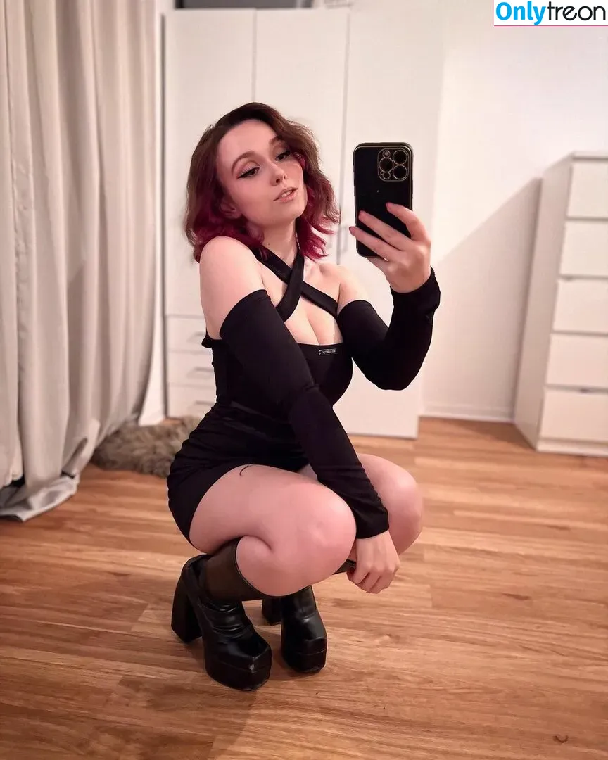 Feedeline nude photo #0002 (Feli / feedeline_ / itsonly_feli)
