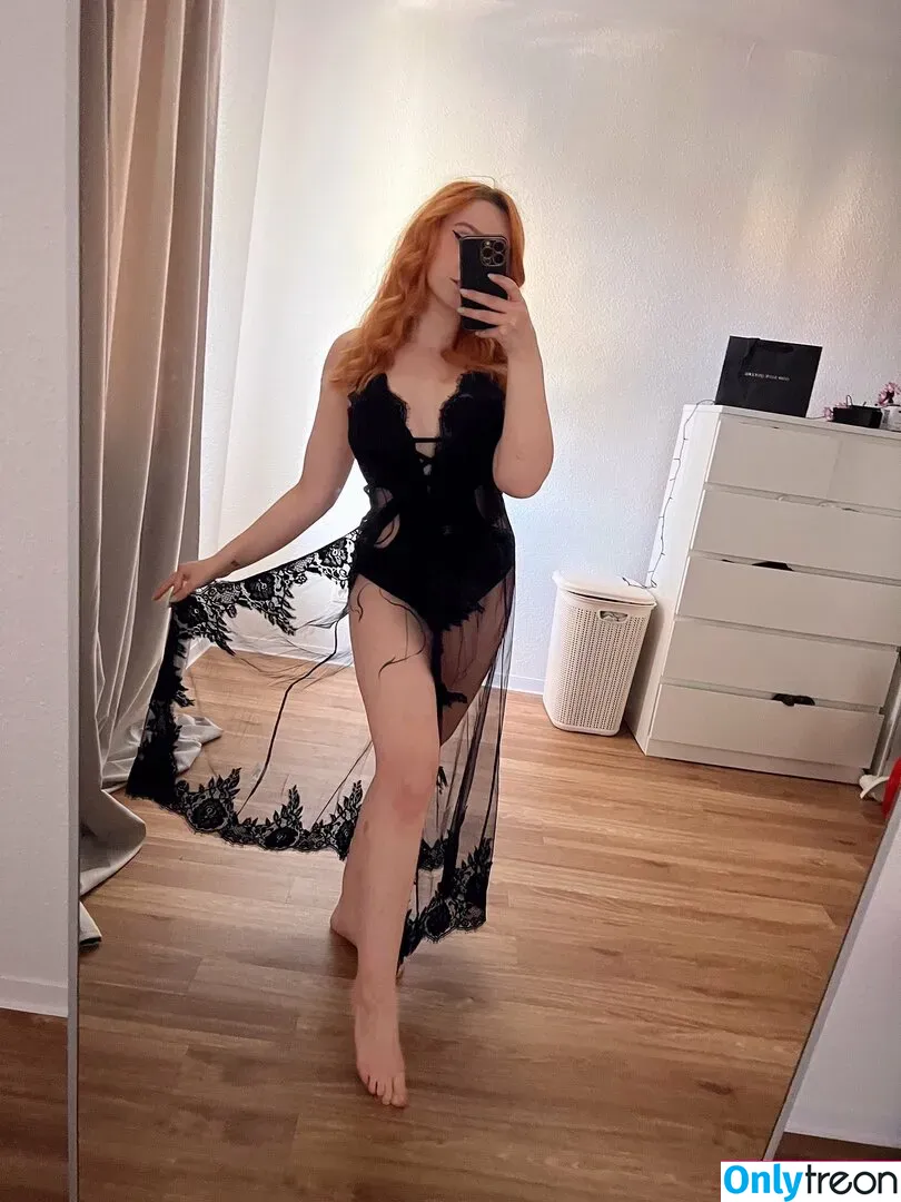 Feedeline nude photo #0017 (Feli / feedeline_ / itsonly_feli)