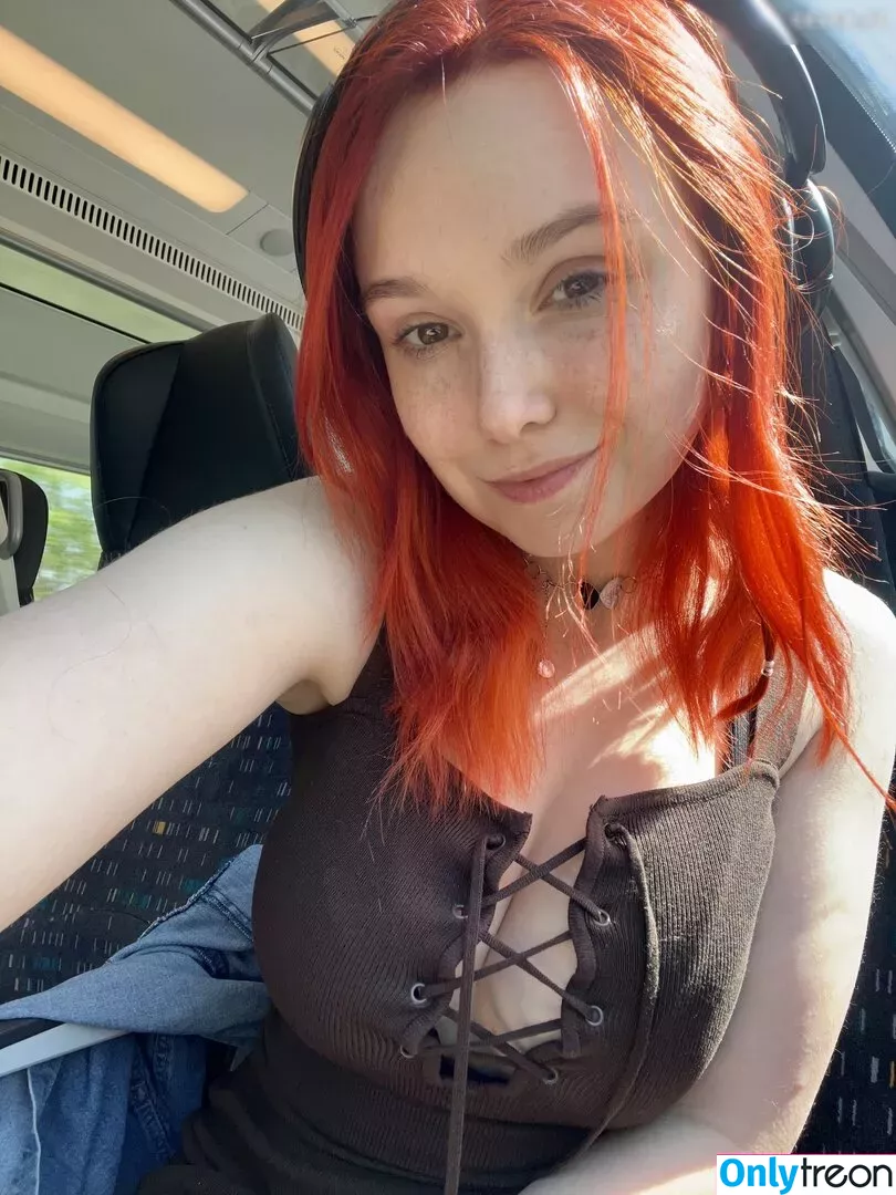 Feedeline nude photo #0101 (Feli / feedeline_ / itsonly_feli)
