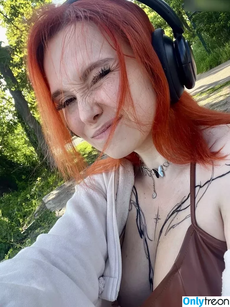 Feedeline nude photo #0112 (Feli / feedeline_ / itsonly_feli)