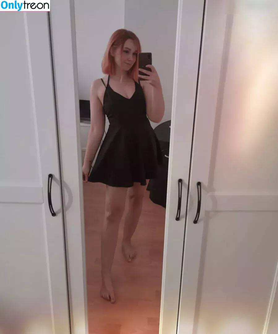Feedeline nude photo #0121 (Feli / feedeline_ / itsonly_feli)