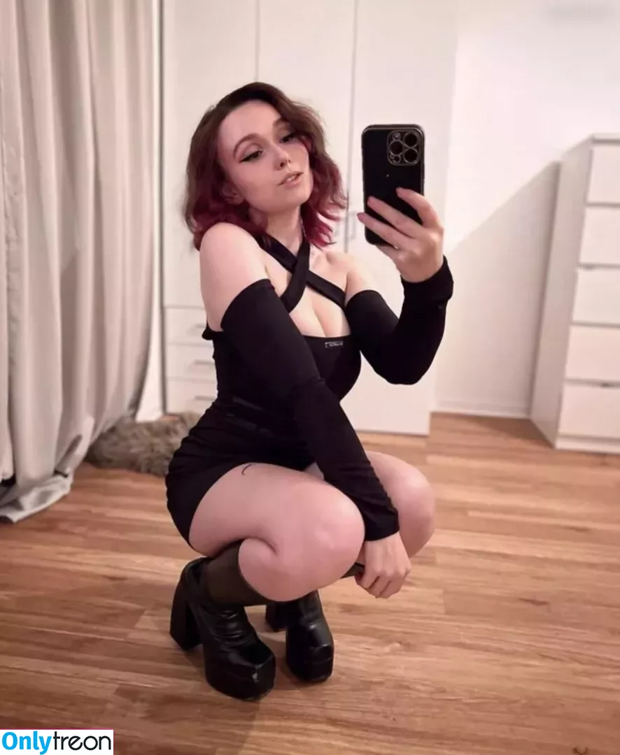 Feedeline nude photo #0125 (Feli / feedeline_ / itsonly_feli)