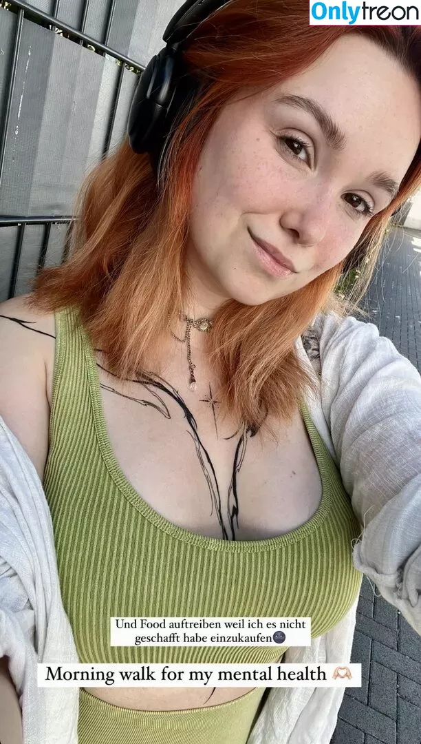 Feedeline nude photo #0166 (Feli / feedeline_ / itsonly_feli)